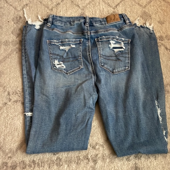 AEO Distressed Jeans - Picture 4 of 6